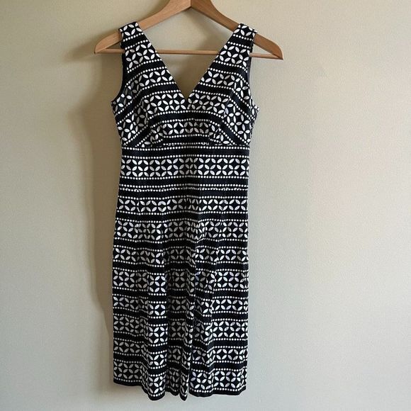 WHITE HOUSE BLACK MARKET GEOMETRIC PRINT V NECK SLEEVELESS DRESS WOMENS … - Picture 1 of 8